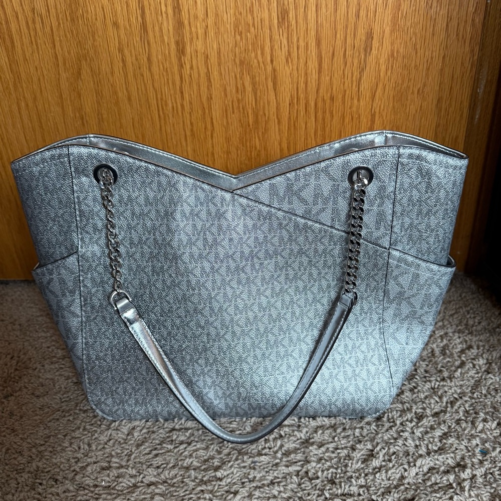 Michael Kors jet set travel chain signature shoulder tote - Picture 4 of 13